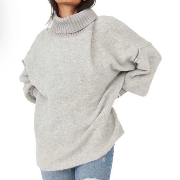 Free People Oversized Milo Tunic Sweater in Heather Grey size medium - Picture 2 of 10